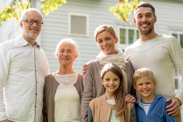 "Familie Musterkunde" mit dem Haushaltsvorstand "Musterkunde Johann"